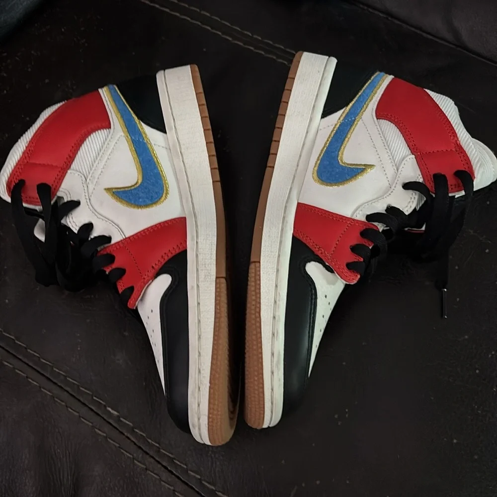 Air Jordan 1 Mid Let her Man